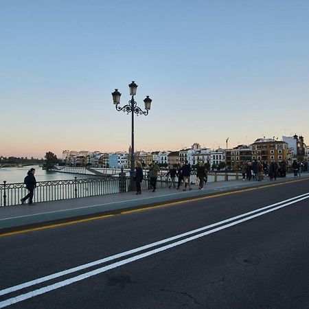 Betis Deluxe Riverside Seville Exterior photo