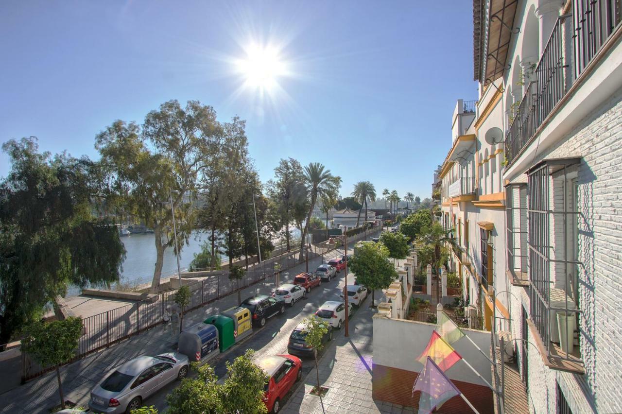 Betis Deluxe Riverside Seville Exterior photo